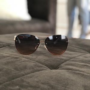 Tahari ladies sunglasses